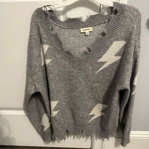 V-Beck lightning sweater